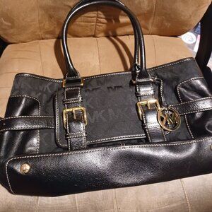 Michael kors black shoulder purse